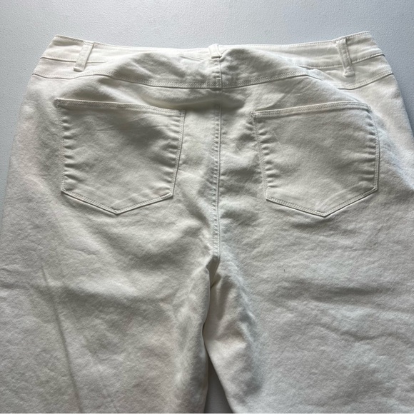 Jessica London 18W White Jeans Blue Boho Embroidered Hem Stretch Straight Leg - Picture 2 of 10